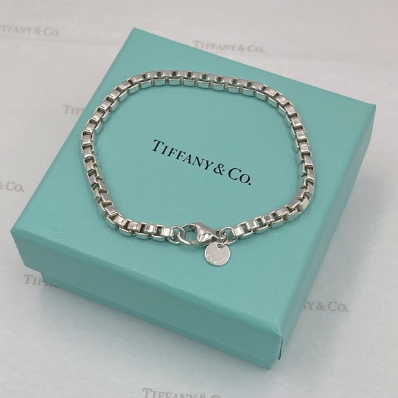 Tiffany & Co. Venetian Link Bracelet Interlocking 925 Sterling Silver W/ Pouch - Picture 4 of 11